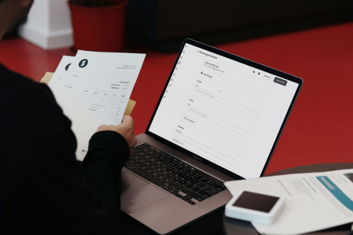 Age Verification in Fintech: Ensuring Responsible Access to Digital Finance